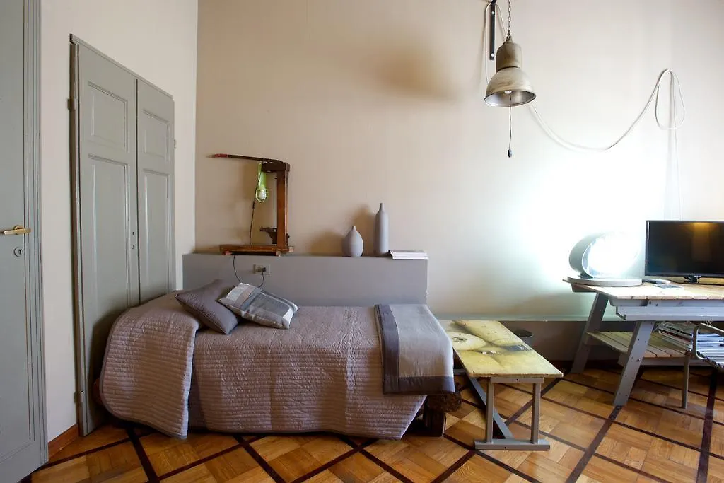 ** Frühstückspension Bed+Art Milano Centrale Italien
