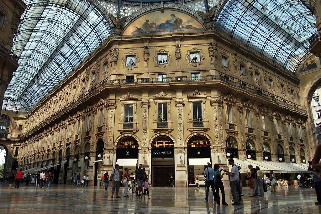 Bed+Art Milano Centrale Milan